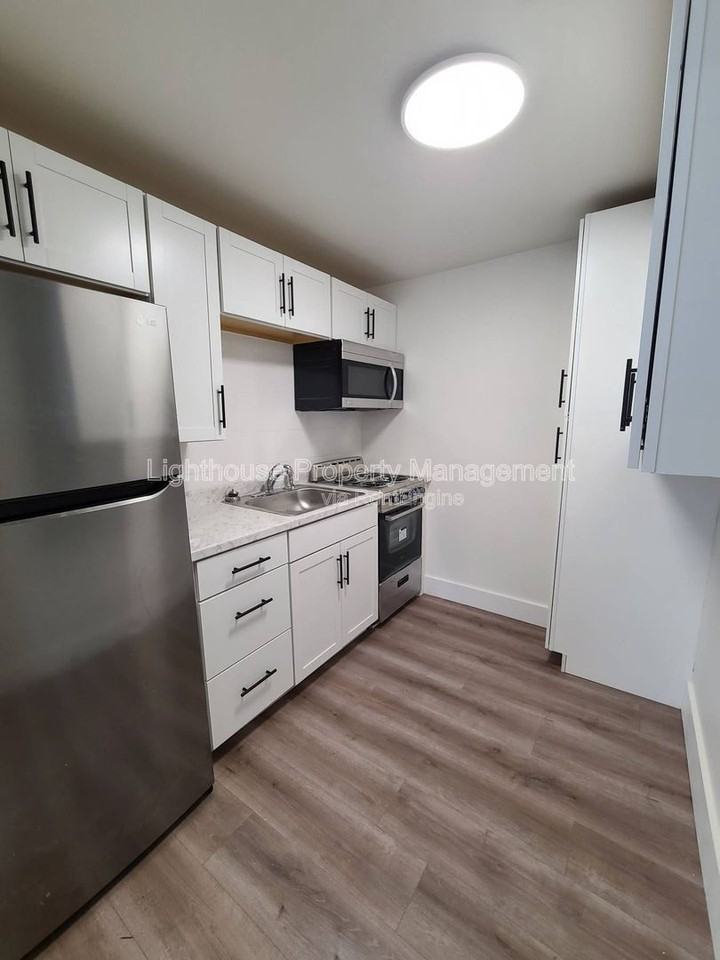 917 Pearl St #15 - Photo 3 of 10