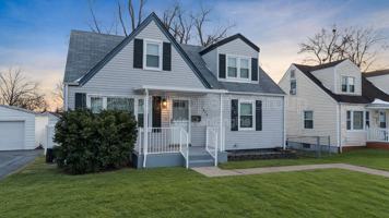 featured image of 9820 Iveland Dr