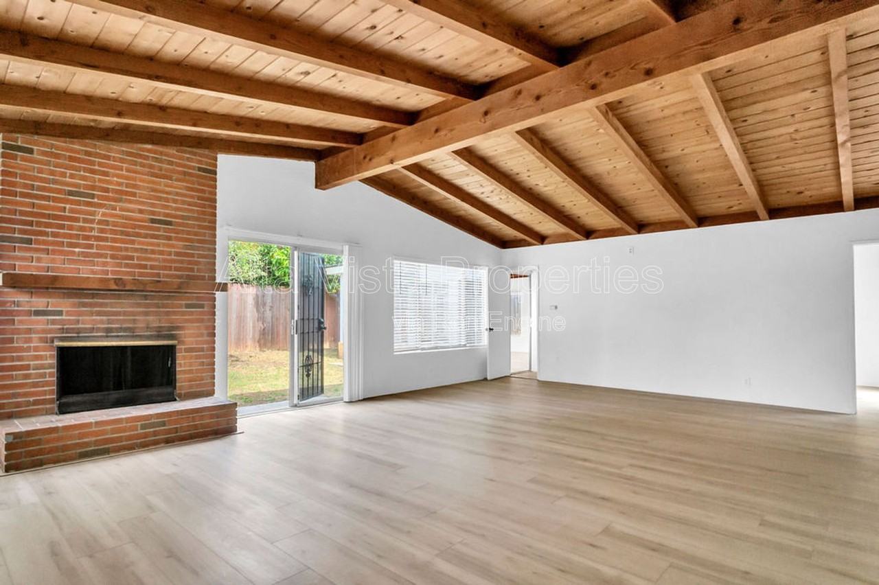 4722 Mount La Palma Dr - Photo 6 of 40