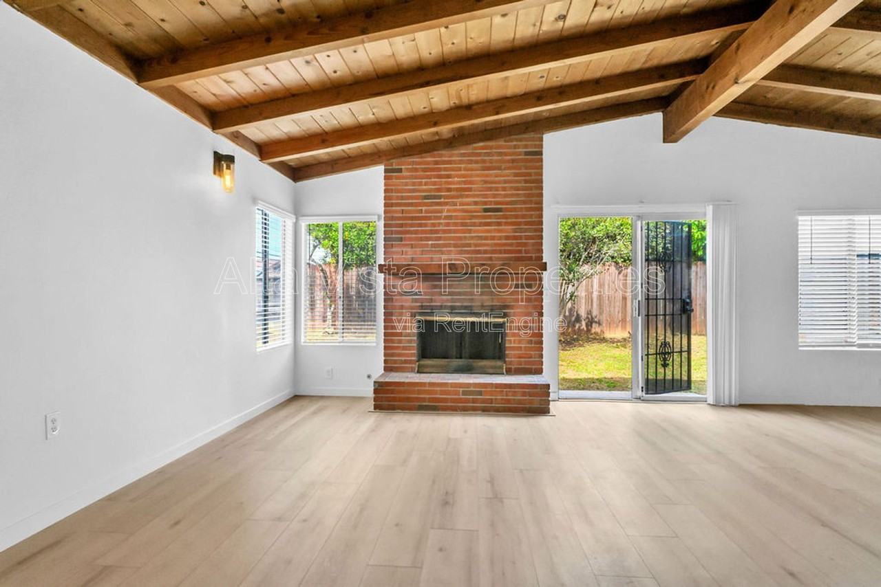 4722 Mount La Palma Dr - Photo 7 of 40