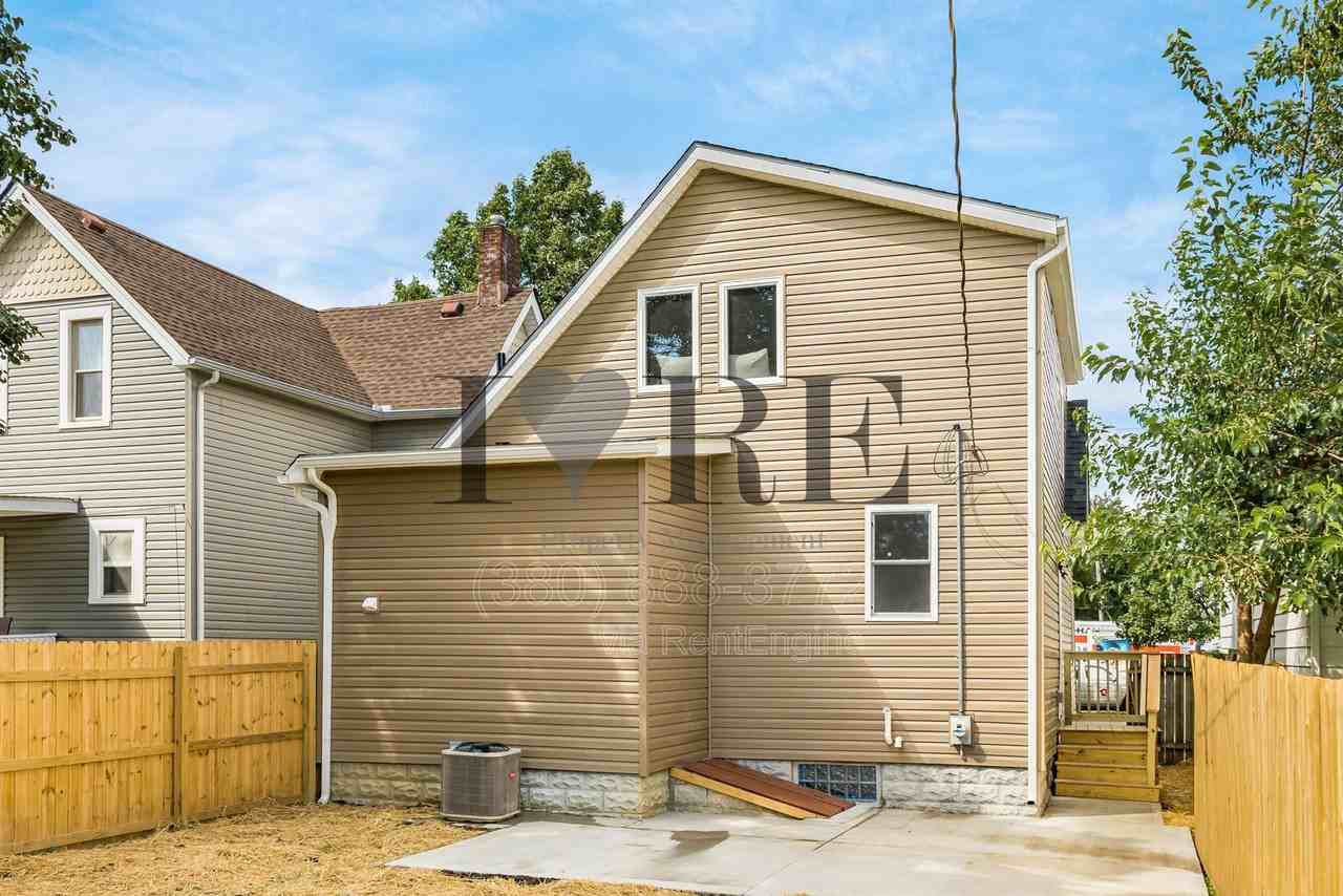 429 E Mithoff St - Photo 3 of 38