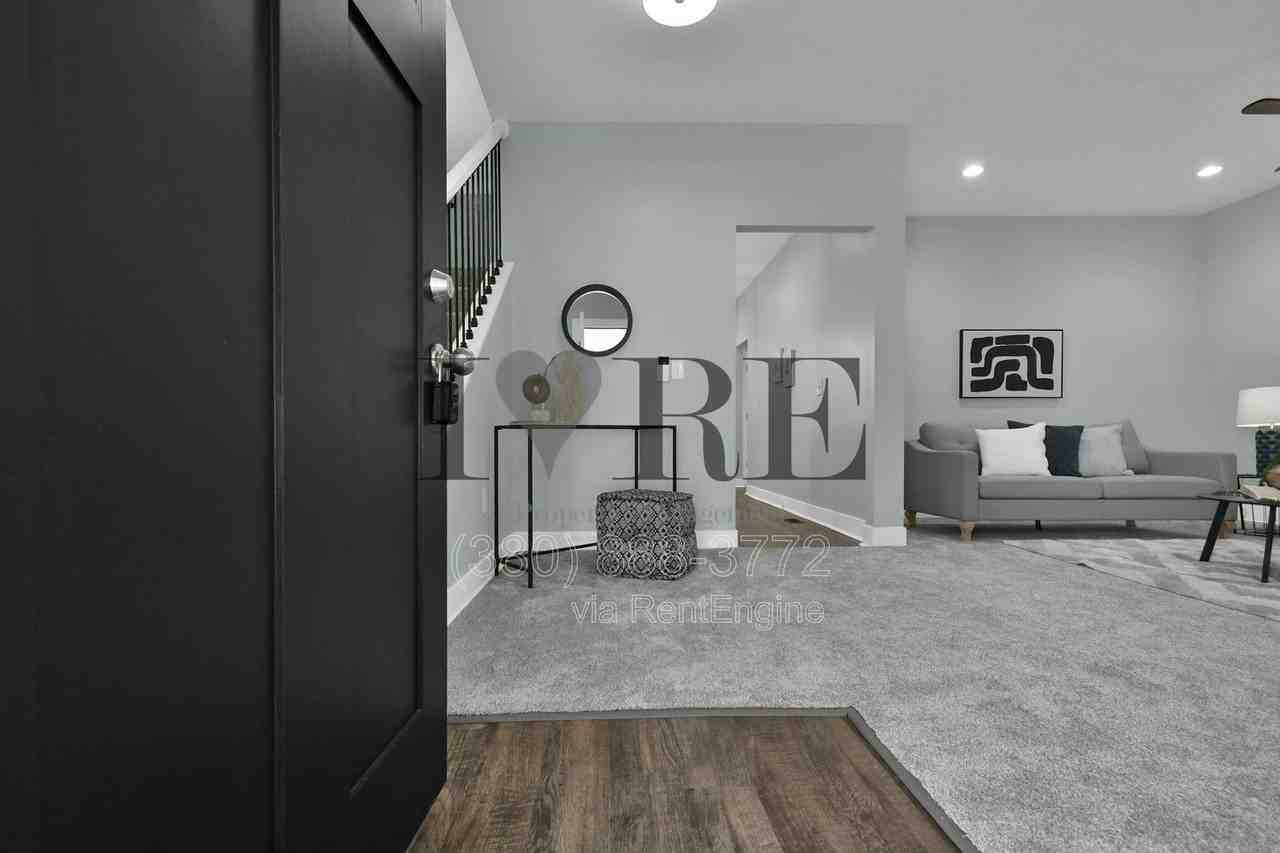 429 E Mithoff St - Photo 6 of 38