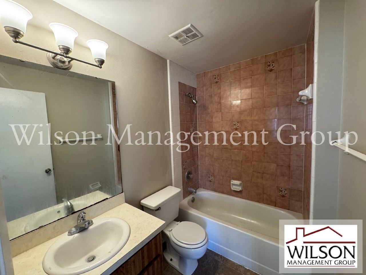 701 Kings Cove Ct - Photo 5 of 19