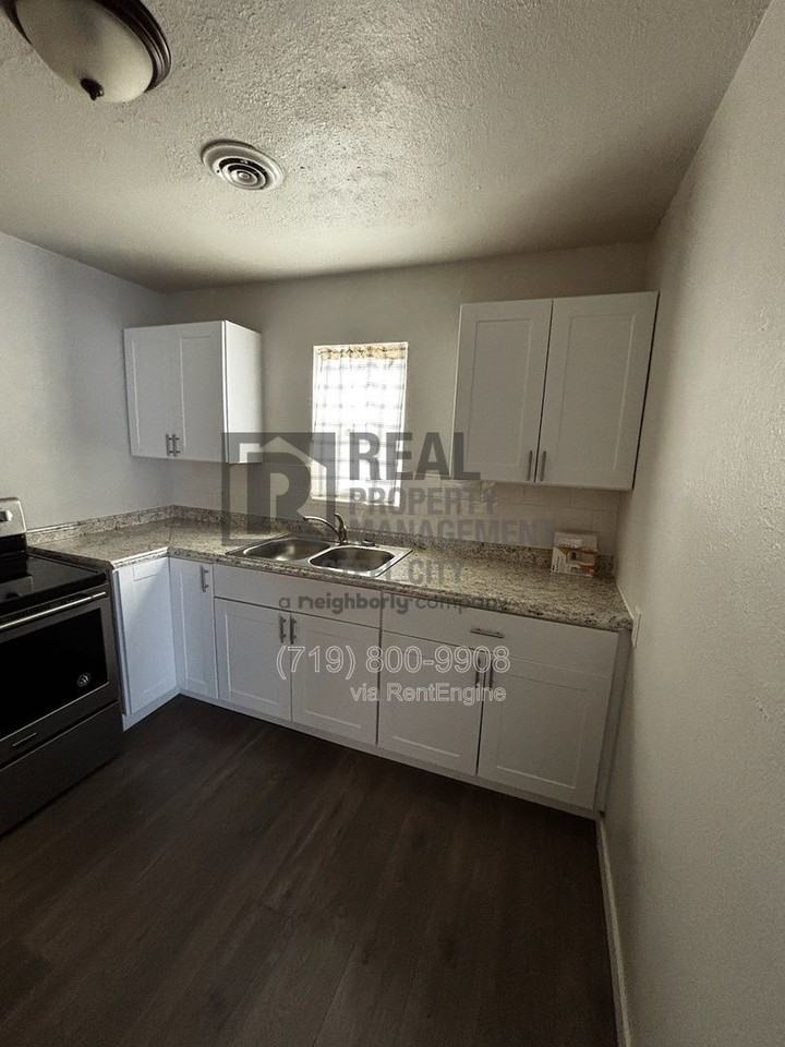 1428 E Orman Ave - Photo 5 of 16