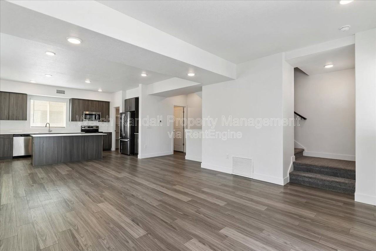 2342 W Leigh Ln - Photo 5 of 34