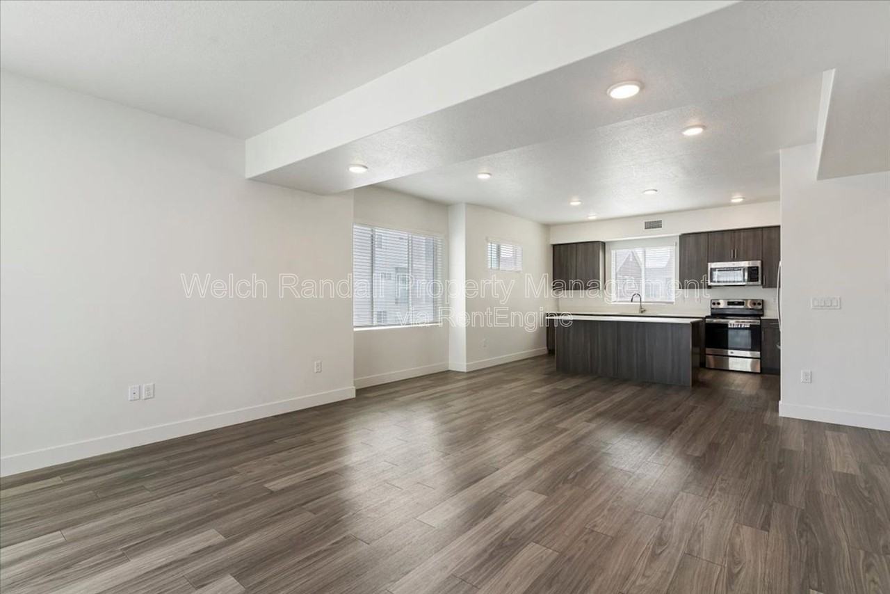 2342 W Leigh Ln - Photo 6 of 34