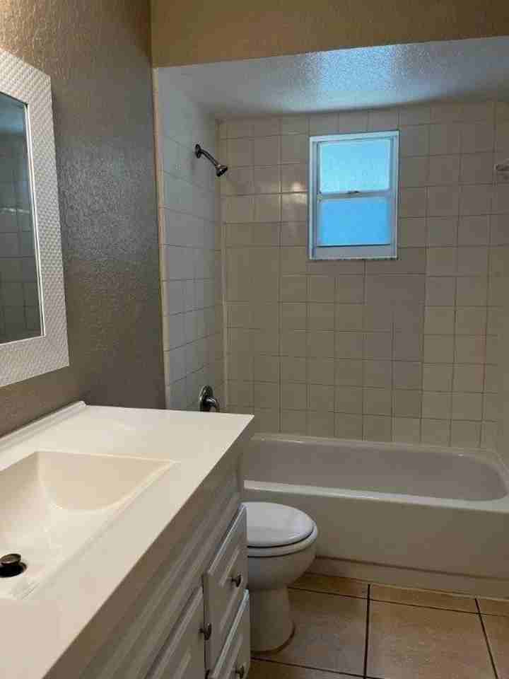 354 Pearlwood St - Photo 6 of 18