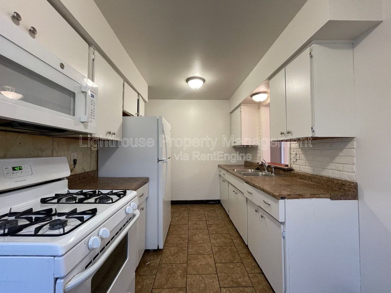 1471 Brookmark St Se - Photo 5 of 27