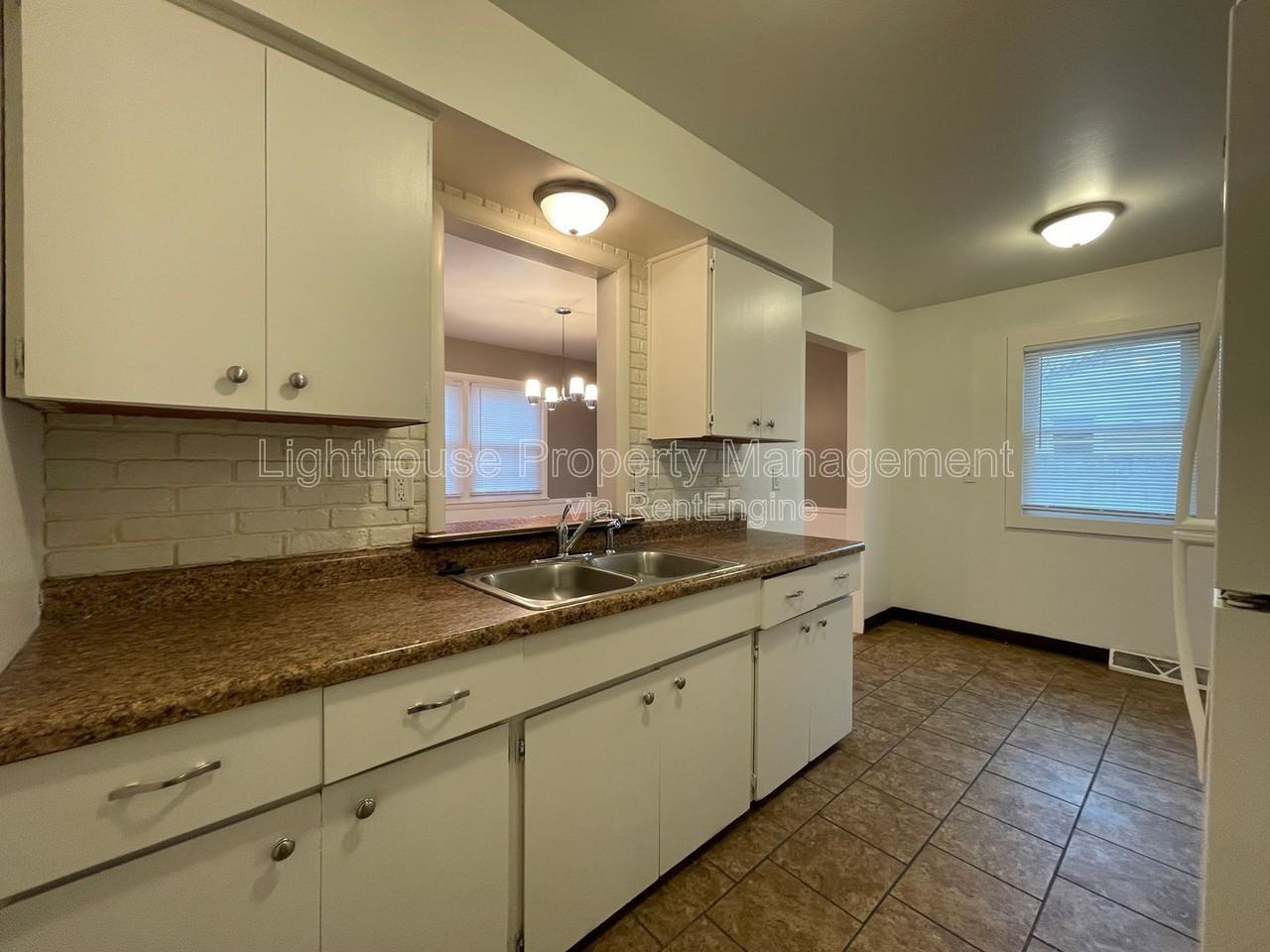 1471 Brookmark St Se - Photo 7 of 27