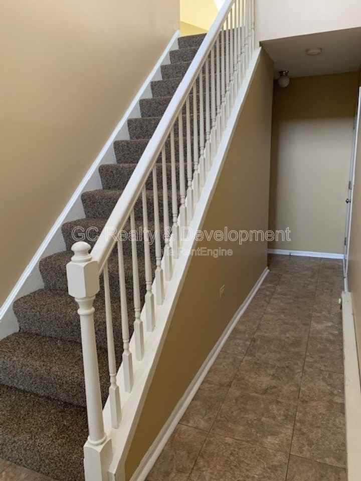 632 Chelsea Ct - Photo 2 of 16