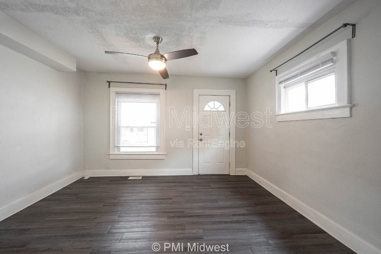 944 E Minnesota St - Photo 3 of 30