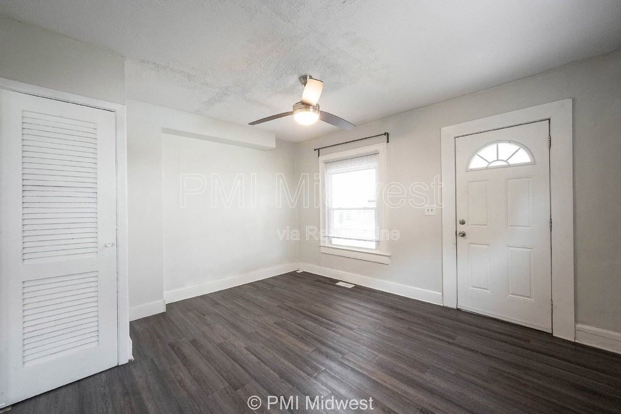 944 E Minnesota St - Photo 4 of 30