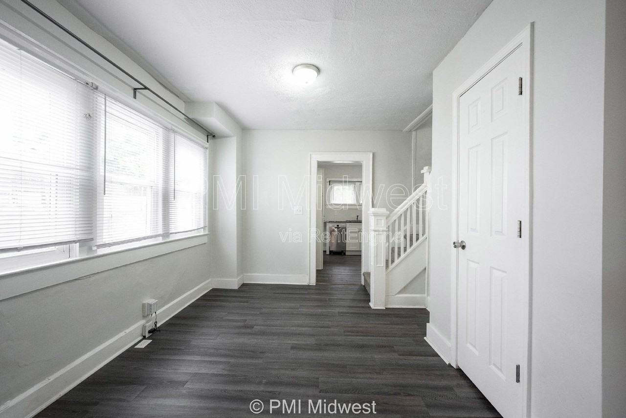 944 E Minnesota St - Photo 7 of 30