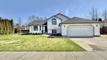 featured image of 8061 N Ainsworth Dr