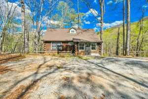 featured image of 230 Silver Maple Ln