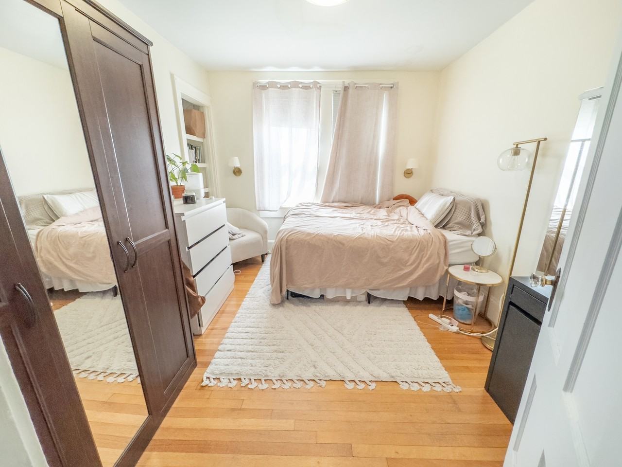 21 Essex St #2 - Photo 3 of 19