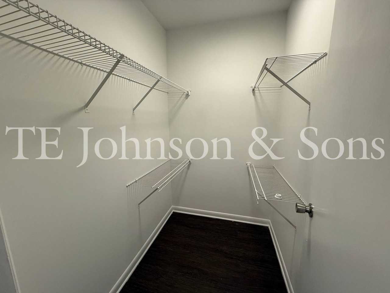 2001 S Main St - Photo 4 of 11