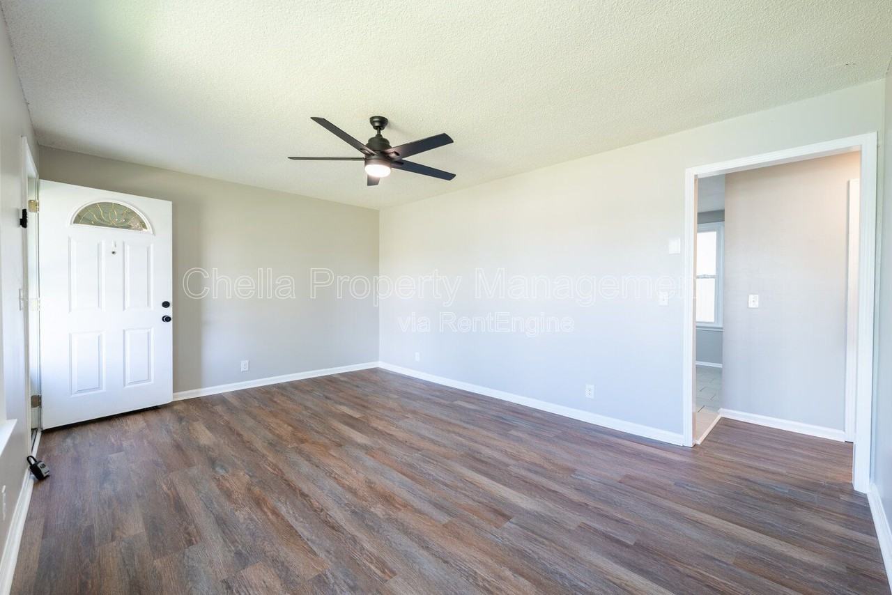 282 Southburn Dr - Photo 5 of 15