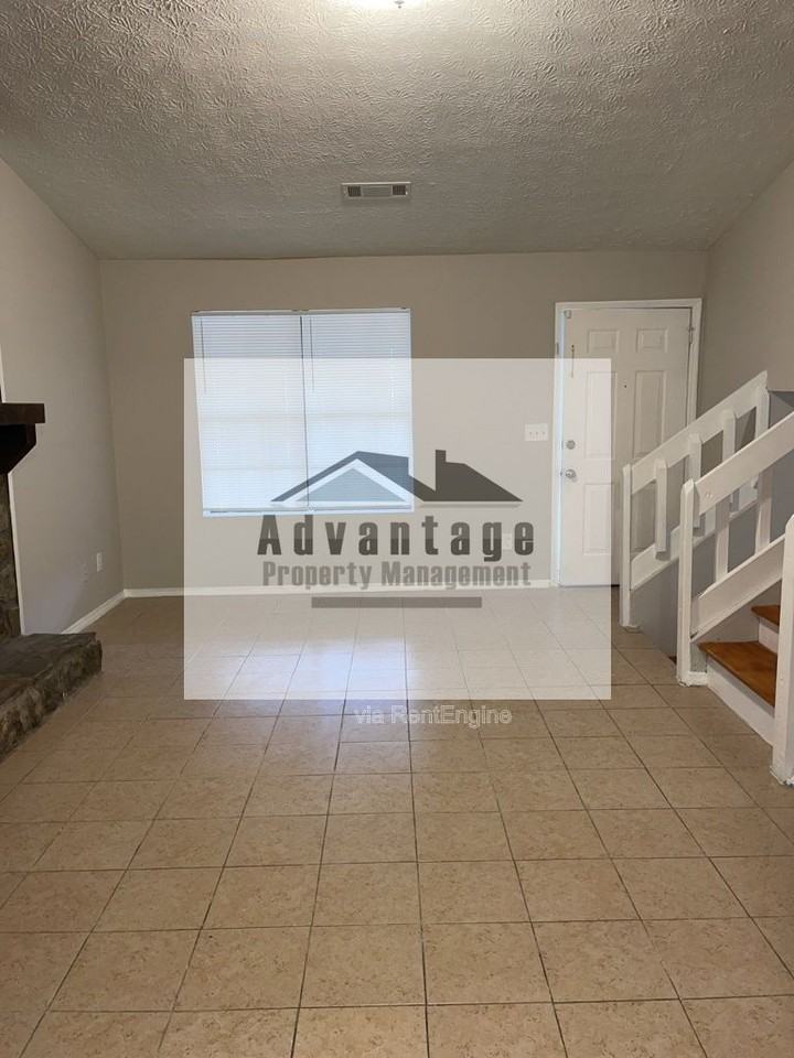 944 Brandon Hill Way - Photo 3 of 15