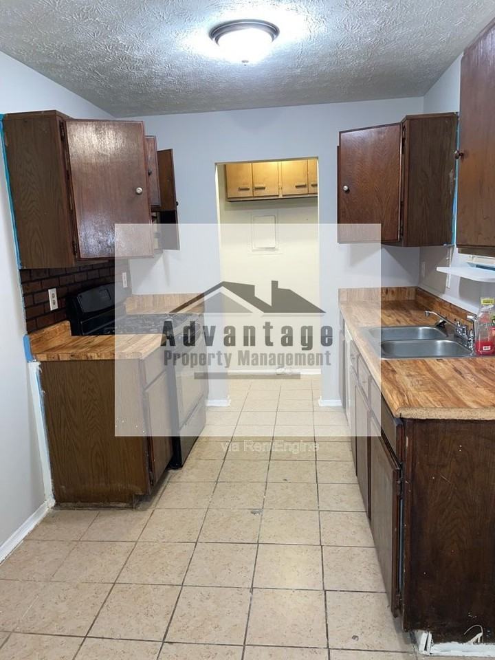 944 Brandon Hill Way - Photo 5 of 15