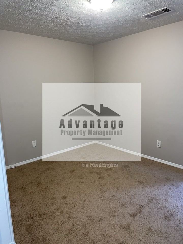 944 Brandon Hill Way - Photo 6 of 15