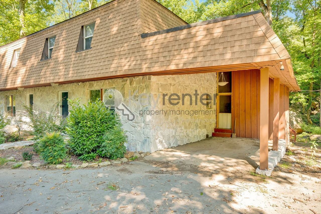 1461 Palisades Rd - Photo 4 of 32