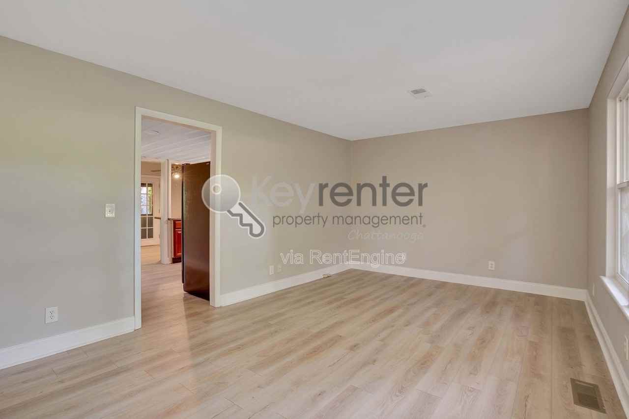 1461 Palisades Rd - Photo 7 of 32