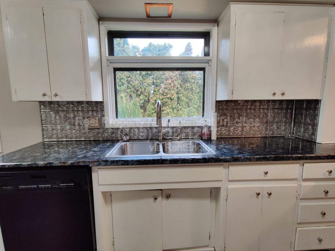 7528 W Umatilla Ave - Photo 3 of 26