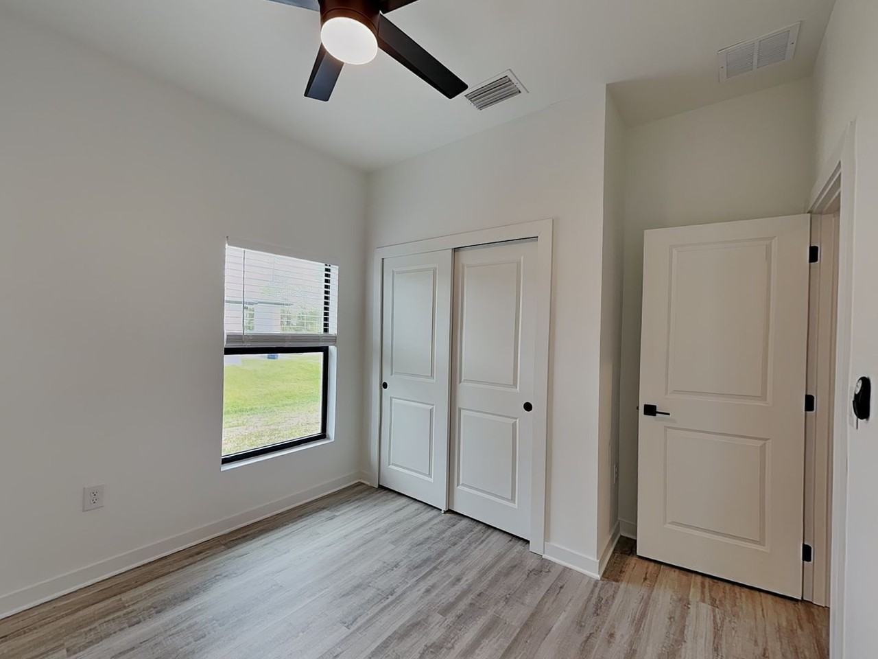 4918 Jordan Ave S - Photo 7 of 31