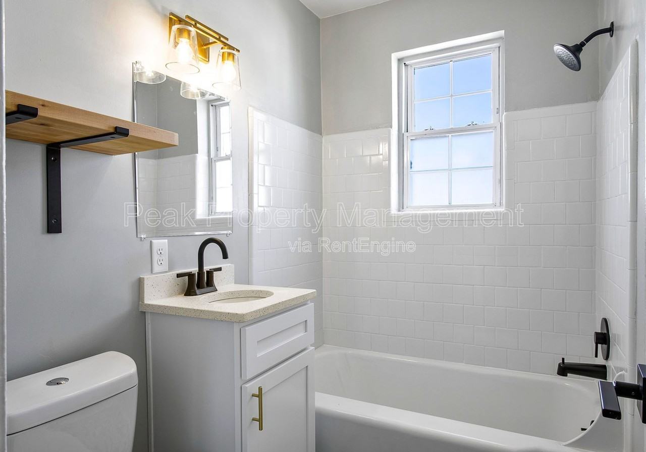 402 S Center St #4 - Photo 7 of 19