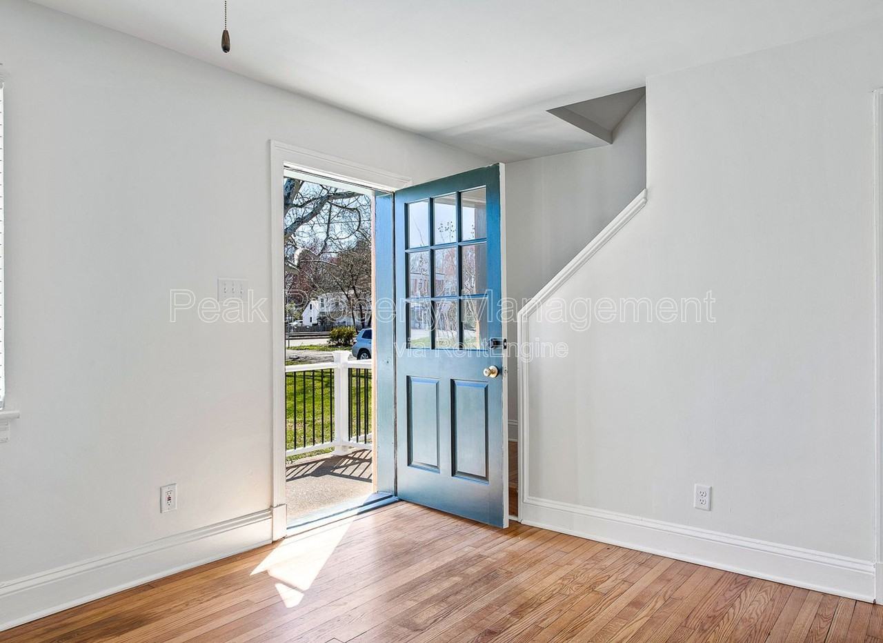 402 S Center St #3 - Photo 6 of 27