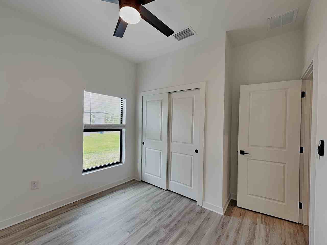 4920 Jordan Ave S - Photo 7 of 47