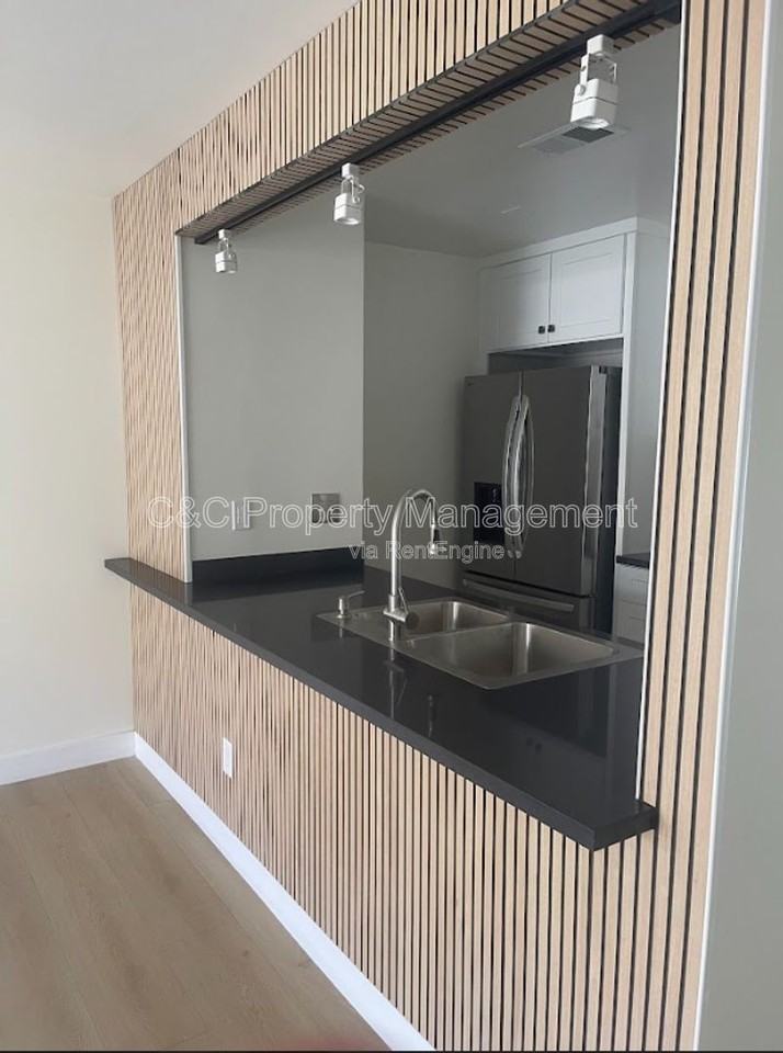 2061 S Magnolia Ave - Photo 2 of 21