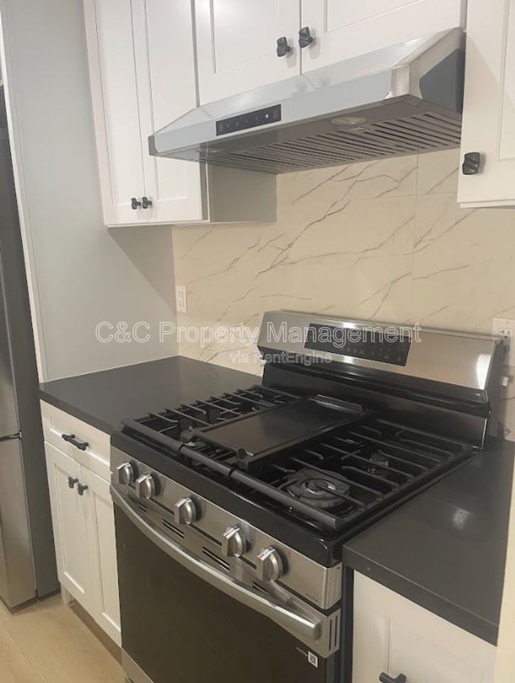 2061 S Magnolia Ave - Photo 5 of 21