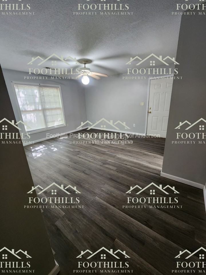 113 Charlestowne Way #B - Photo 4 of 9