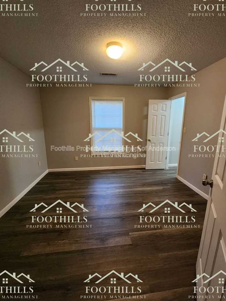 113 Charlestowne Way #B - Photo 5 of 9