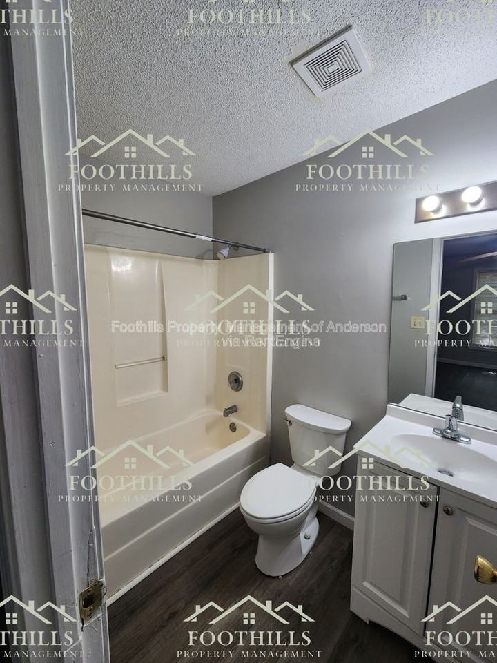 113 Charlestowne Way #B - Photo 7 of 9