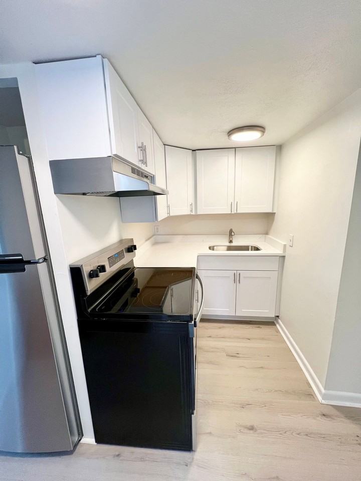 54 Old Concord Tpke #3 - Photo 2 of 17