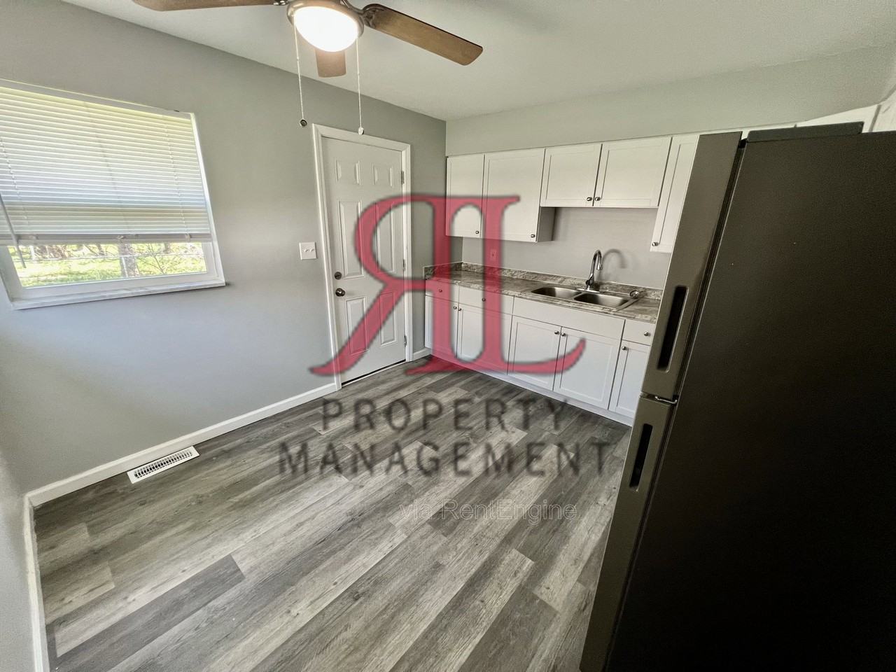 2980 Reis Ave - Photo 4 of 11