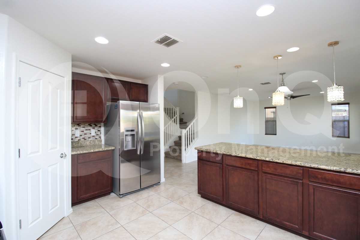 2142 E Campo Bello Dr - Photo 4 of 31