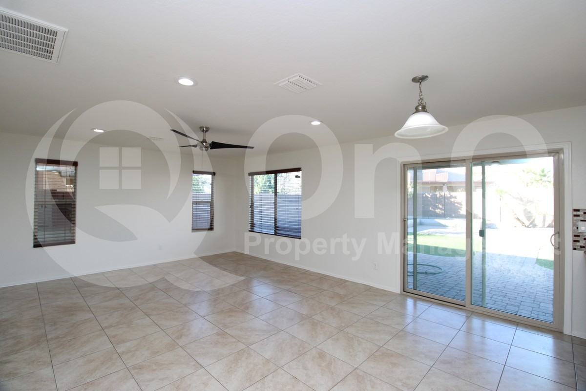 2142 E Campo Bello Dr - Photo 7 of 31