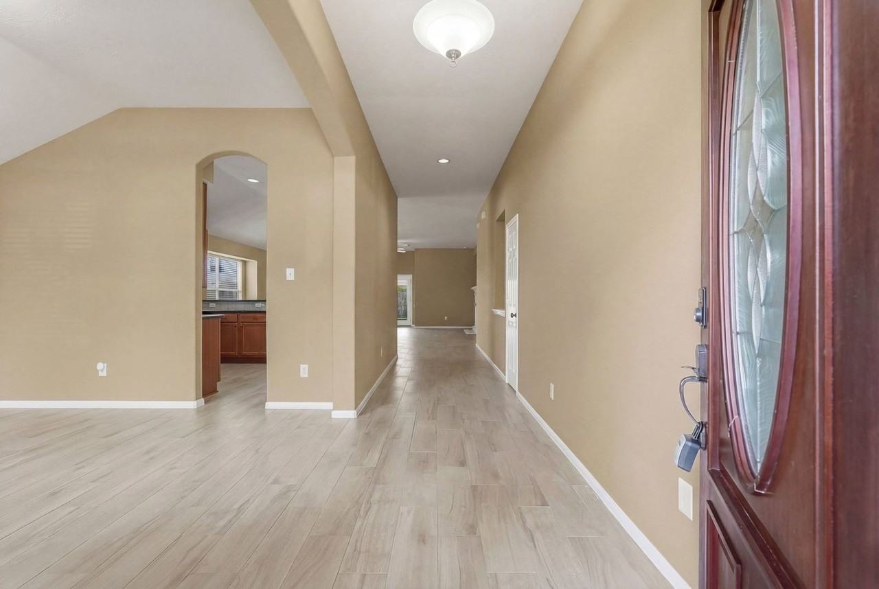 2918 Mustang Meadow Ln - Photo 3 of 25