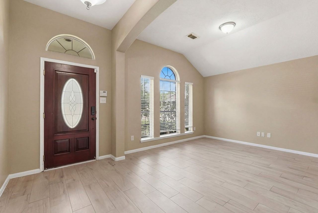 2918 Mustang Meadow Ln - Photo 4 of 25