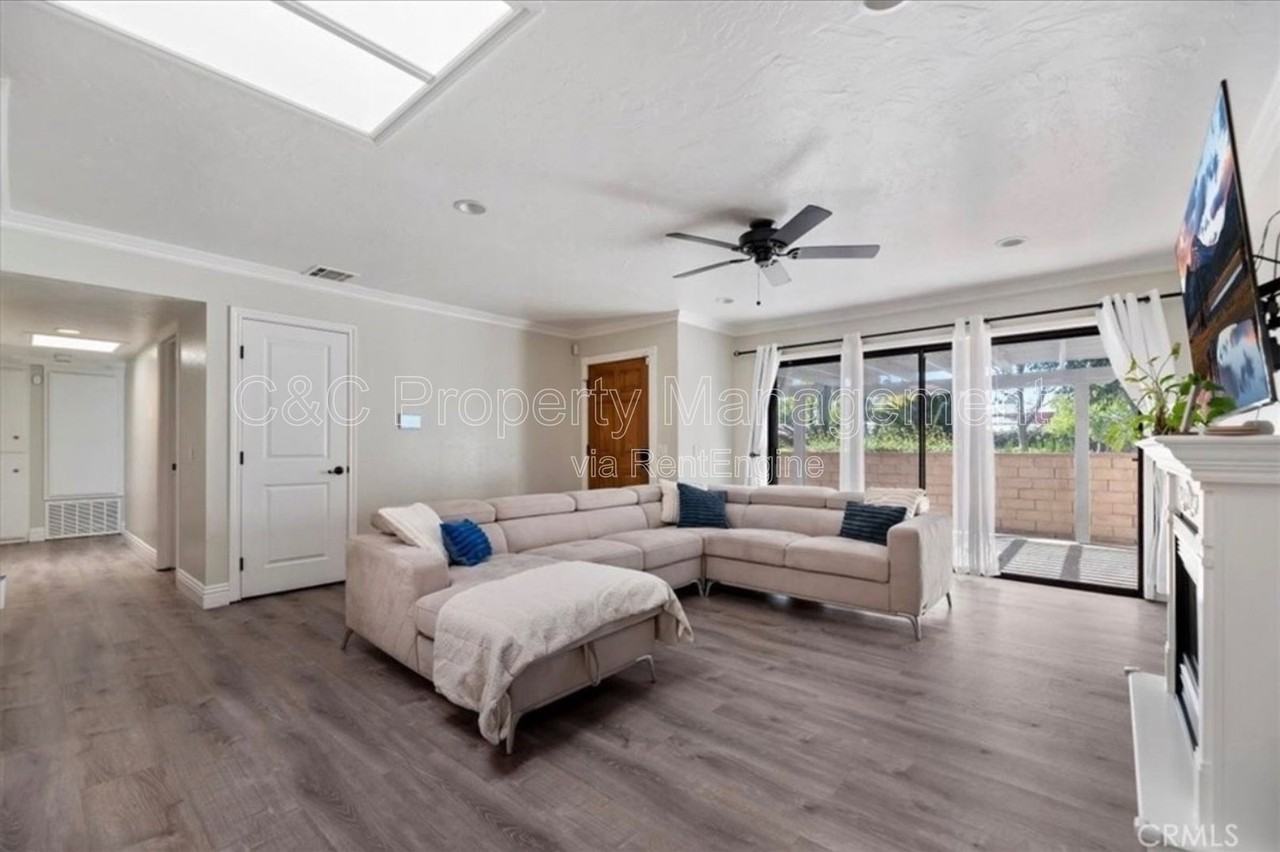 2764 Tropicana Dr - Photo 6 of 17