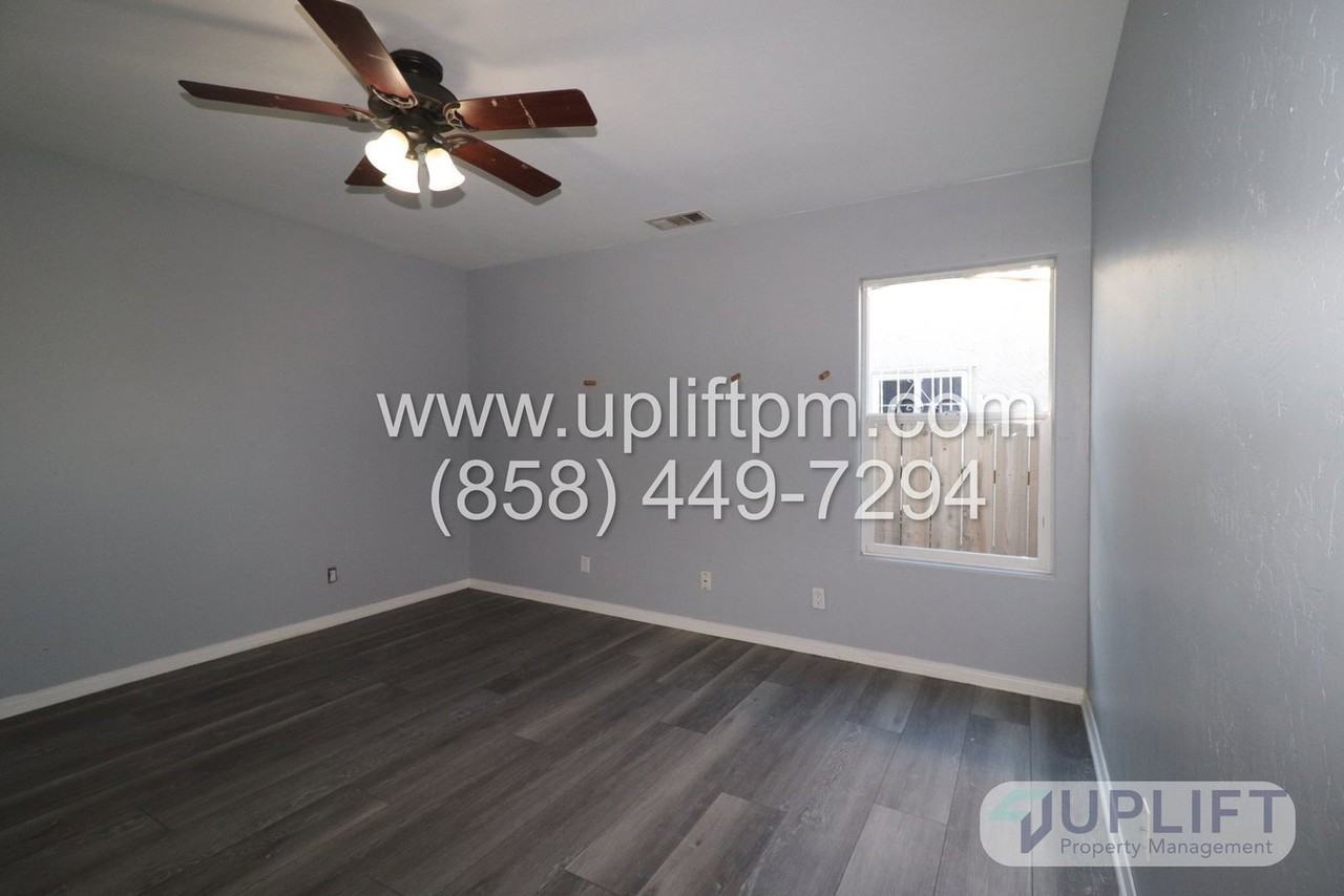 5304 Nutmeg St - Photo 6 of 15