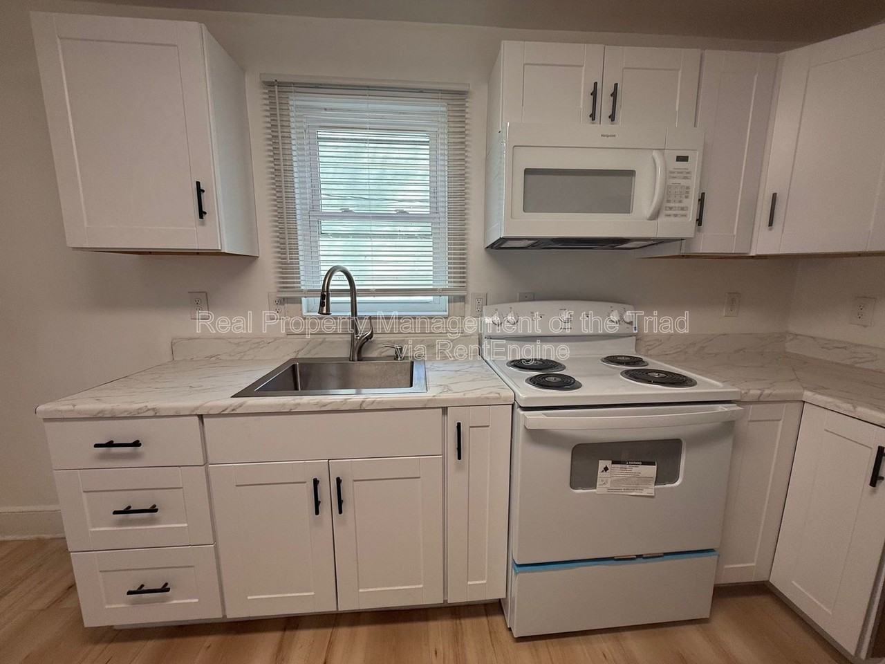 1604 Textile Dr - Photo 2 of 14