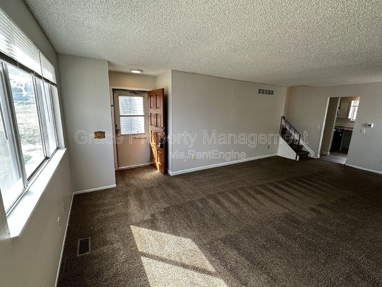 2241 Dawson Cir - Photo 3 of 22