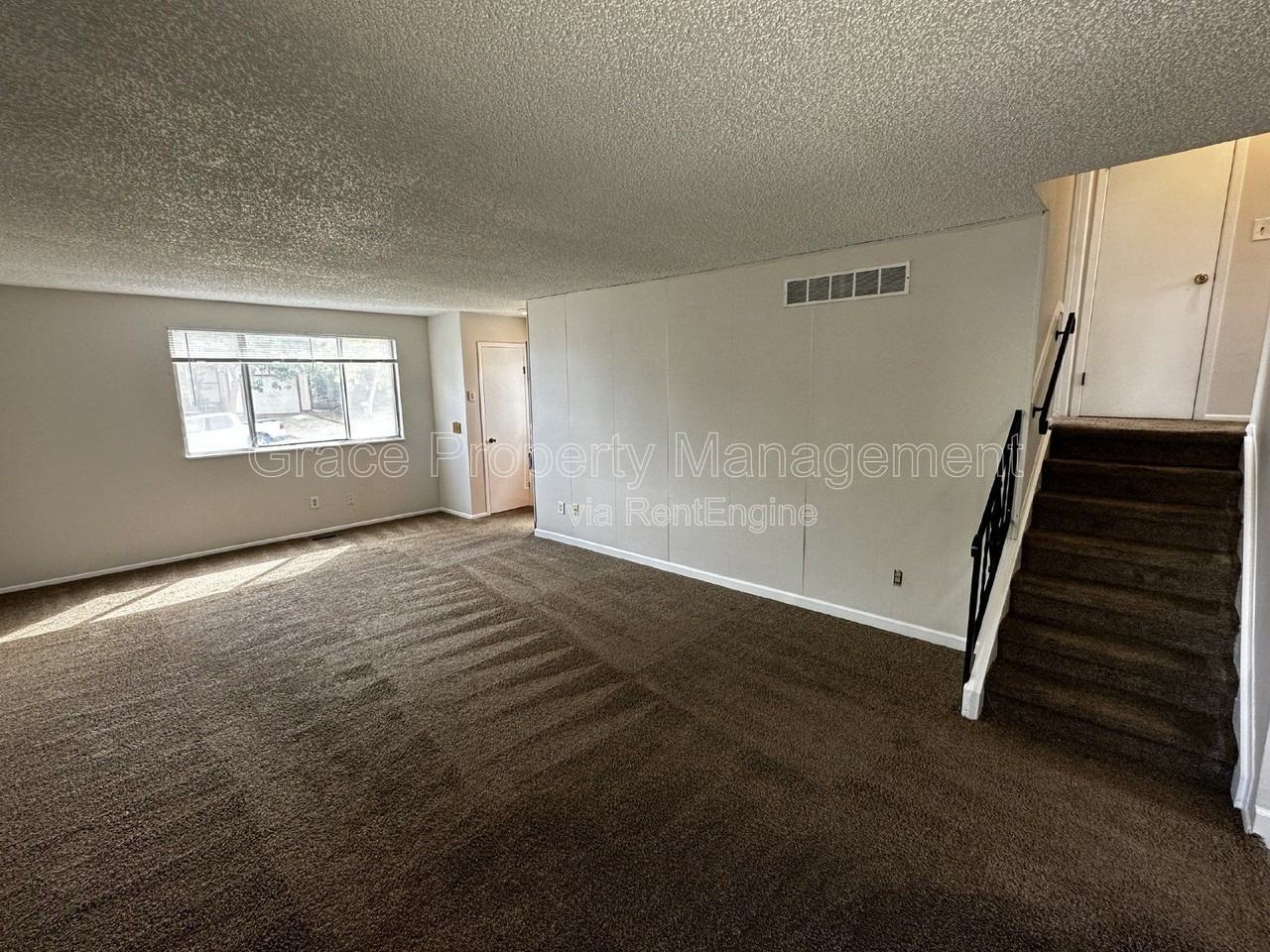 2241 Dawson Cir - Photo 4 of 22