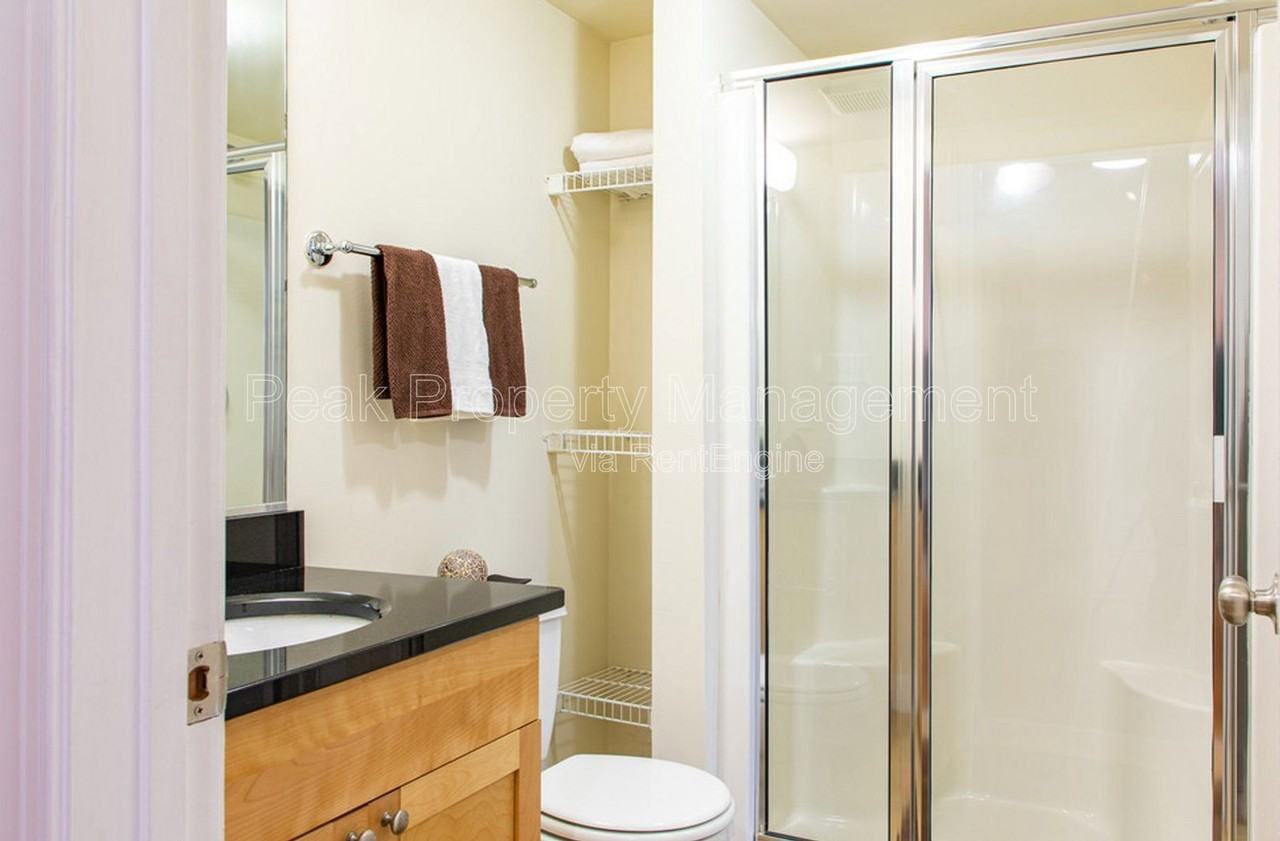 214 N Dunlop St #105 - Photo 4 of 10