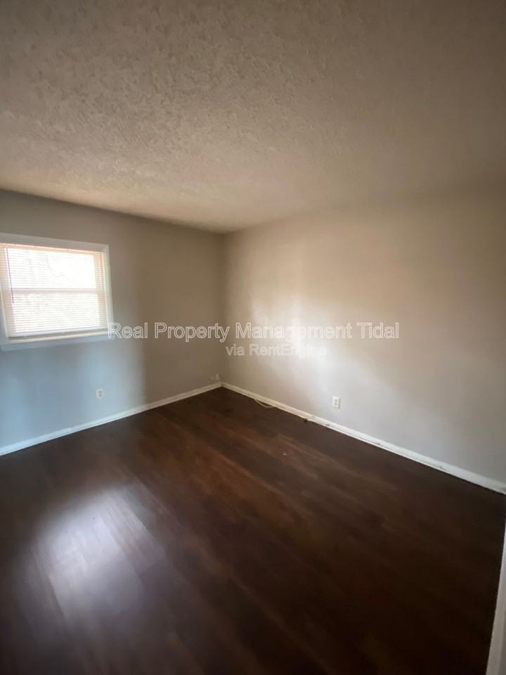 5667 Brickell Rd #4 - Photo 7 of 11